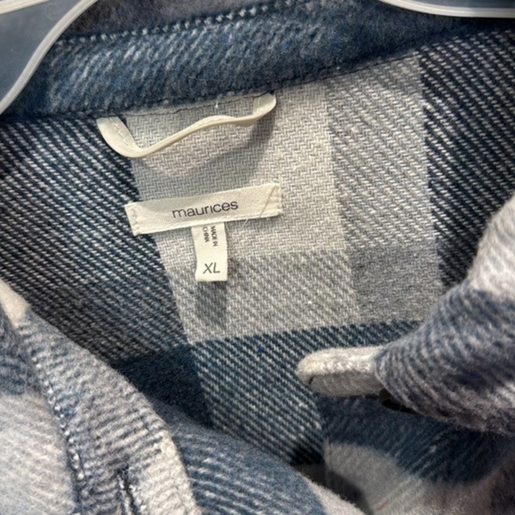 Maurices blue plaid brushed flannel heavy button up shacket women’s size X Large - Picture 2 of 6